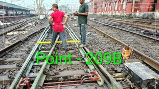 सियालदह यार्ड में ट्रैक उन्नयन कार्य पूरा।