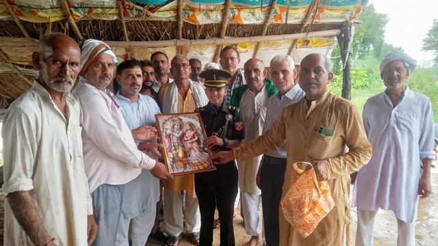 भारतीय सेना में अफसर बनी अलीगढ़ की बेटी तपस्या, ग्रामीणों ने फूल-मालाओं से किया भव्य स्वागत
