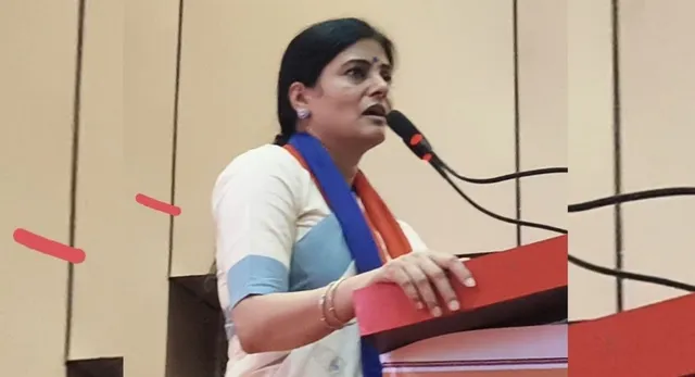 देवरिया में PDA के नारे पर अनुप्रिया पटेल का तंज, 'सत्ता से बाहर होते ही याद आती है पिछड़ों की'