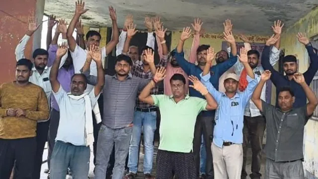 जौनपुर में बिजली आपरेटर को पीटने व रजिस्टर फाड़ने के आरोप में सिपाही लाइन हाजिर