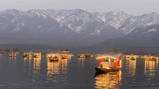 डल झील की लहरों पर उठा सकेंगे सिनेमा का आनंद (फाइल फोटो)