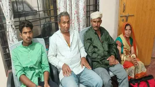 शादी के नाम पर ठगी की शिकायत लेकर बरवाअड्डा थाने में पहुंचा राजस्थान के अलवर का परिवार। (फोटो जागरण)