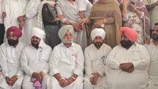 जालंधर में पहुंचे पूर्व सीएम चरणजीत सिंह चन्नी, पूर्व डिप्टी सीएम सुखजिंदर रंधावा, पूर्व सांसद मोहम्मद सदीक व अन्य।
