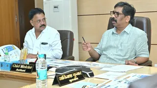 मंत्री सुदिव्य कुमार और मुख्यमंत्री हेमंत सोरेन। फाइल फोटो