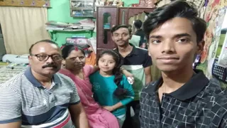 दिल्ली पीजी हादसे में सोनभद्र के छात्र अभिषेक की मौत आंखें दान कर गए रोशनी।