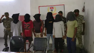 चौका थाना की पुलिस ने किसी बड़ी आपराधिक घटना की योजना बना रहे 6 अपराधियों को रंगे हाथ गिरफ्तार किया है।