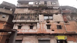दिल्ली में हुए भयावह हादसे के बावजूद जमशेदपुर का जिला प्रशासन और नगर निकाय पूरी तरह बेखबर बैठे हैं।
