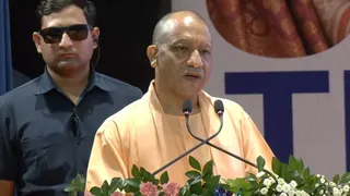 लखनऊ के इंदिरा गांधी प्रतिष्ठान में मुख्यमंत्री योगी आदित्यनाथ