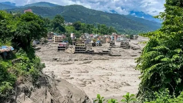 नेपाल बाढ़: बंगाल के 32 लापता पर्यटकों का होटल में छूटा सामान वापस लाएगा भारतीय दूतावास
