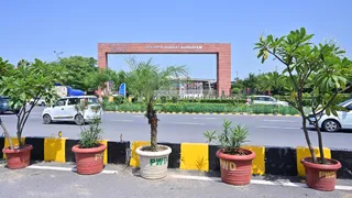 ब्रिक्स सम्मेलन की रिहर्सल ने दिल्ली में लगाया जाम, यात्री हुए परेशान।
