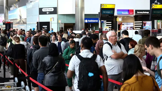 ब्रिटेन में एयर ट्रैफिक कंट्रोल सिस्टम फेल होने से 1,000 से ज्यादा उड़ानें रद, एयरपोर्ट्स पर फंसे हजारों यात्री
