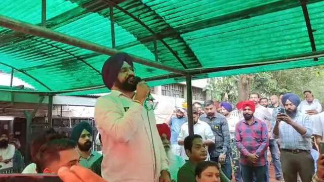 काम पर लौटेंगे सरकारी बाबू, कर्मचारियों ने पंजाब सरकार के सामने रखी 'नो वर्क नो पे' वापस लेने की शर्त