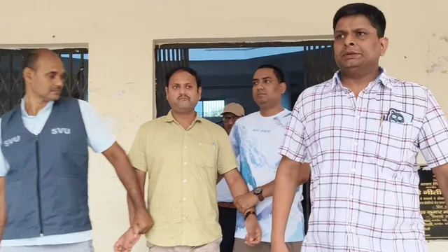 बांका में 20 हजार रिश्वत लेते चांदन सीओ गिरफ्तार, जमीन पर दखल-कब्जा दिलाने के नाम पर मांगी थी घूस