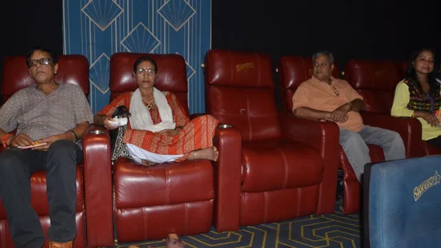 देहरादून में 'हनुमान अंश' शो में नीम करौली बाबा के लिए खाली सीट, पर्दे पर आते ही जुड़ जाते हैं दर्शकों के हाथ
