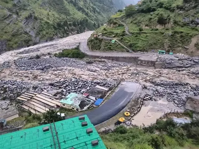 पिथौरागढ़ में थमी वर्षा की रफ्तार, हाईवे और तवाघाट सोबला मार्ग अब भी बंद रहने से चीन सीमा का कटा रहा संपर्क
