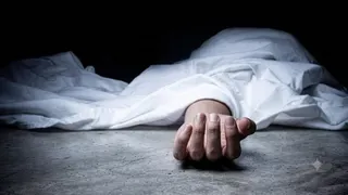 गुरुग्राम में निर्माणाधीन बिल्डिंग में 34 वर्षीय श्रमिक प्रभाकर कुमार की संदिग्ध परिस्थितियों में मौत।