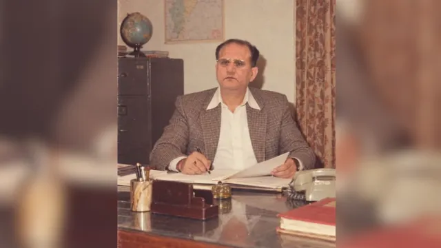 एआई का अनोखा क्रेज, मेरठ में भी 80 के दशक के अंदाज में नजर आए नेता और हस्तियां

