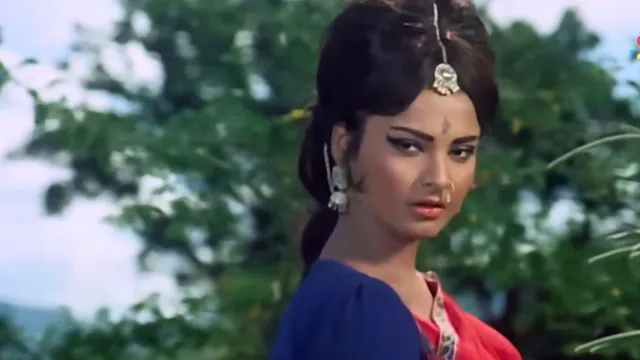 15 साल की 'सांवली-सलोनी' Rekha का पहला गाना, Mohammed Rafi ने दी कल्ट गीत को आवाज; झूमने पर करता है मजबूर