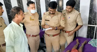 जांच करती पुलिस। जागरण