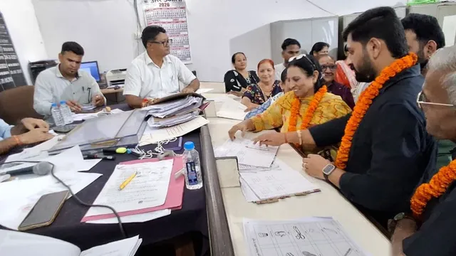 किच्छा नगर पालिका चुनाव में भाजपा के बागी दावेदारों ने बढ़ाई पार्टी की चिंता, इन नेताओं ने कर दिया निर्दलीय नामांकन