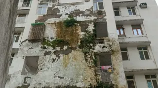 शिखर एन्क्लेव की हालत खराब।
