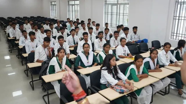 अब थ्योरी ही नहीं, लाइव प्रोजेक्ट्स पर होगा काम; बिहार के बाढ़ पॉलिटेक्निक में NIELIT देगा प्रेक्टिकल ट्रेनिंग 
