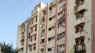 वर्धमान महावीर मेडिकल काॅलेज (वीएमएमसी) व सफदरजंग अस्पताल हॉस्टल जर्जर अवस्था में। जागरण