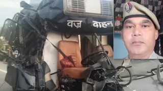 हादसे में क्षतिग्रस्त वज्र वाहन और इनसेट में मृतक सिपाही अशोक का फाइल फोटो