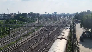 नई रेल लाइनों के विस्तार से रामनगरी में और सुगम होगा ट्रेनों का संचालन।