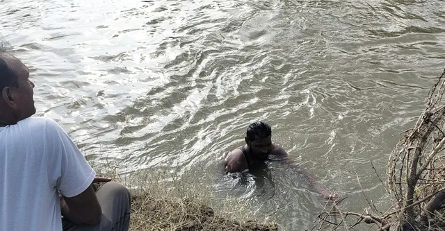 Hamirpur News: पिता ने हार नहीं मानी... डूबते जिगर के टुकड़े को बचाकर खुद तेज बहाव की चपेट में आ गए रामकिशोर
