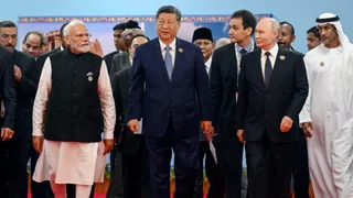 ब्रिक्स शिखर सम्मेलन में मोदी, पुतिन और चिनफिंग दिखे साथ