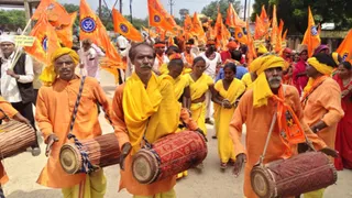 सोनभद्र के राबर्ट्सगंज में श्रीकृष्ण जन्मभूमि मुक्ति की मांग, महासंघ ने निकाली शोभायात्रा।