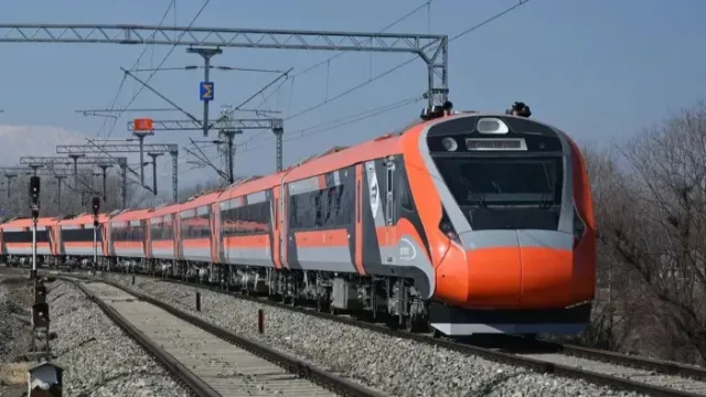 दानापुर-जोगबनी वंदे भारत को मिला नया स्टॉपेज, रेलवे ने शेड्यूल किया जारी