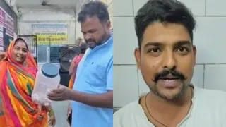 सांप लेकर पहुंचे अस्पताल और इलाज कराने पहुंचे मनीष कुमार। (वीडियो ग्रैब)