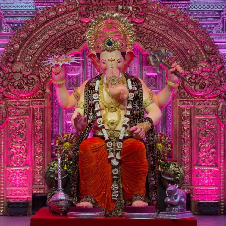 Lalbaugcha Raja history