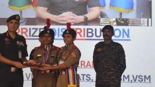 Munger RD DJ College NCC Cadets Thal Sainik Camp: मुंगेर की बेटियों का राष्ट्रीय स्तर पर डंका; थल सेना शिविर में गौरी और मनीषा ने दिलाया दूसरा स्थान
