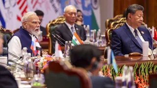 दुर्लभ खनिजों को लेकर चिनफिंग के सामने पीएम मोदी की दो टूक। (फोटो- पीटीआई।)