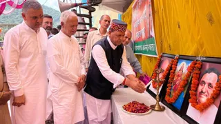 धर्मपुर में भाजपा कार्यकर्ता संवाद कार्यक्रम की शुरुआत करते पार्टी प्रदेश अध्यक्ष डॉ. राजीव बिंदल। जागरण