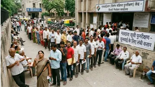 दिल्ली में एसआईआर सुनवाई में बदहाली से मतदाता नाराज। AI जनरेटेड