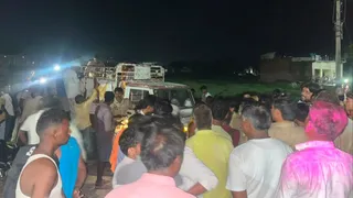 पिकअप की टक्कर से बाइक सवार दो व्यक्तियों की मौत।