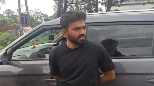 'मैं MP के CM पद से इस्तीफा देता हूं...' CJP के मुखिया अभिजीत दिपके की व्यंग्यात्मक पोस्ट ने मचाई खलबली; FIR की मांग
