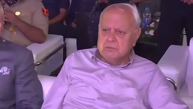 'बेबस है जनता की चुनी सरकार, कोई भी बलिदान...'; राज्य के दर्जे को लेकर फारूक अब्दुल्ला की केंद्र सरकार से भावुक अपील
