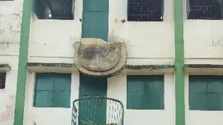 बेड़ो कस्तूरबा स्कूल छात्रावास की बालकनी गिरने से तीन छात्राएं घायल।