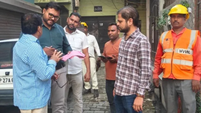 कटिया डालकर बिजली चोरी करने वालों पर कार्रवाई: शाहजहांपुर में पांच पकड़े, 1.5 लाख जुर्माना और कनेक्शन कटे
