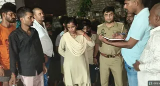 मौके पर पूछताछ करती पुलिस। जागरण