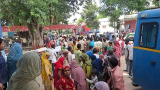 Araria Road Accident Hariyabara Toll Plaza: हरियाबारा टोल प्लाजा के पास ट्रक ने बाइक को मारी टक्कर! काम पर जा रहे राजमिस्त्री की मौत, 2 घायल; पूर्णिया रेफर