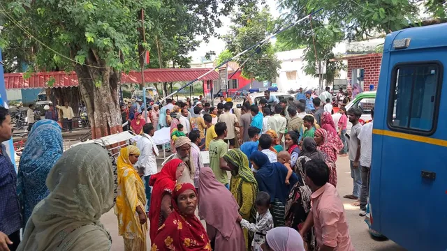 अररिया में हरियाबारा टोल टैक्स के पास तेज रफ्तार ट्रक ने बाइक को रौंदा, राजमिस्त्री अशरफ की मौत; 2 साथी घायल