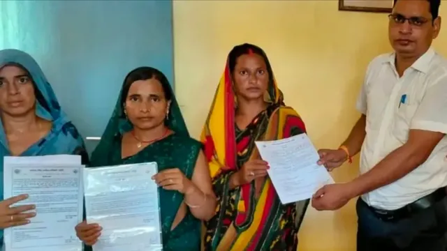 चंदौली में 52 नवचयनित आंगनबाड़ी कार्यकर्ताओं और सहायिकाओं को मिले नियुक्ति पत्र, मानदेय में भी हुई बढ़ोत्तरी
