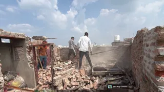 एमसीडी की अब तक की कार्रवाई में दिल्ली के अलग-अलग इलाकों में 251 अवैध निर्माण ध्वस्त किए गए।