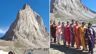 लाहुल स्पीति के शिंकुला में गोमो रंजन पर्वत व यहां पहुंचे पर्यटक।